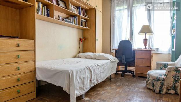 Rooms available - Homely 4-bedroom apartment near Ciudad Universitária
