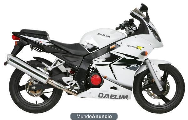 Vendo moto Daelim Roadwin R125FI-Blanca