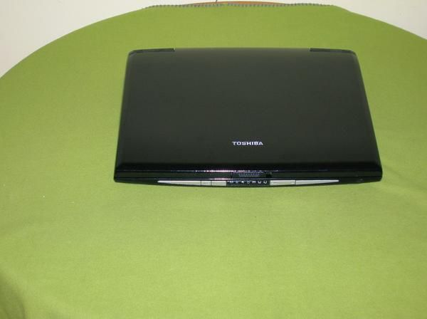 vendo un ordenador portatil toshiba