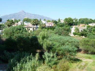 Apartamento con 2 dormitorios se vende en Marbella, Costa del Sol