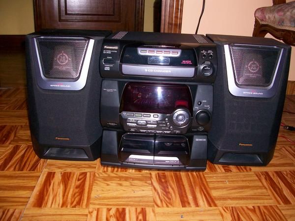 SE VENDE MINICADENA PANASONIC