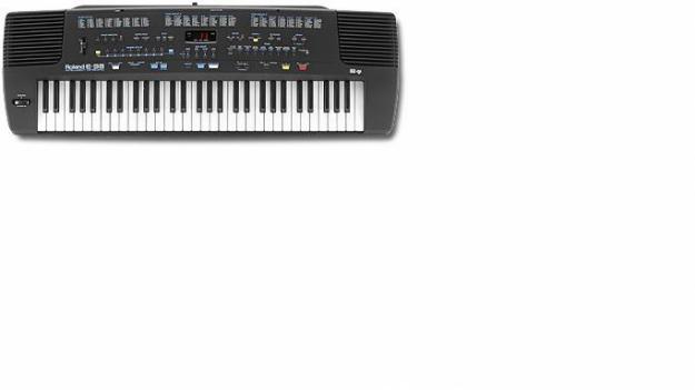 TECLADO ROLAND E38 INTELLIGENT KEYBOARD PERFECTO ESTADO 200€