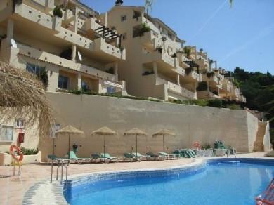 Apartamento con 2 dormitorios se vende en Marbella, Costa del Sol