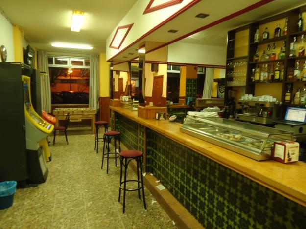 Se alquila Bar amplio en Alcalá de Henares
