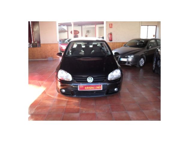 VOLKSWAGEN Golf 1.9TDI Trendline 105