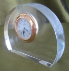 Reloj Cuarzo Sobremesa con Cristal Italiano en Forma Media Luna - mejor precio | unprecio.es