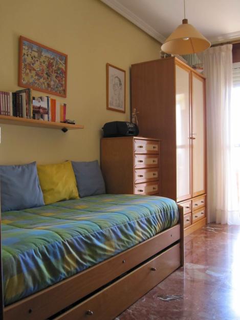 Dormitorio juvenil:CAMA+CHIFONIER+ARMARIO