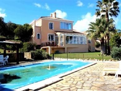 Chalet con 4 dormitorios se vende en Manilva, Costa del Sol