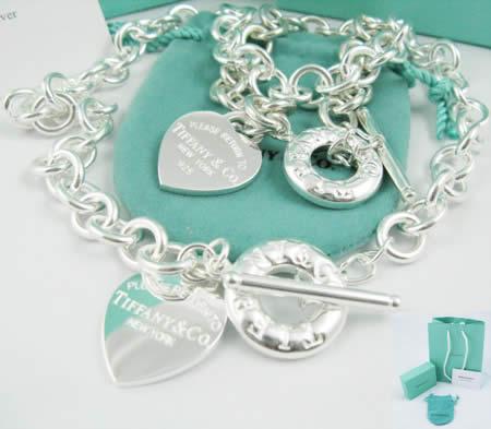 Tiffany & Co. Heart Toggle set
