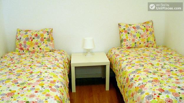 Colourful 2-bedroom apartment near the San Isidro park