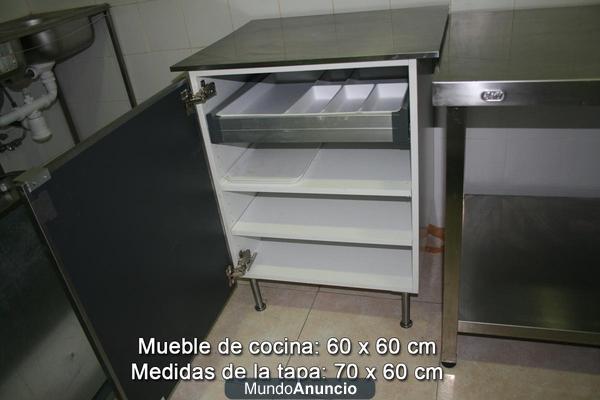 Gabinete/mesa en acero con gaveta y estantes