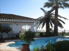 Chalet con 2 dormitorios se vende en Fuengirola, Costa del Sol - mejor precio | unprecio.es
