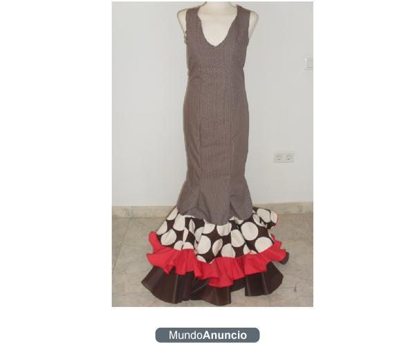 se vende traje de flamenca
