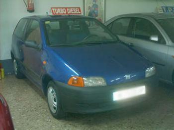 Venta de Fiat PUNTO 1.7TD SX  3P. '99 en Santa Coloma De Gramanet