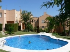 Adosado con 3 dormitorios se vende en Estepona, Costa del Sol - mejor precio | unprecio.es