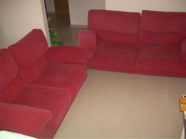 SOFA MODERNO DE CINCO PLAZAS COLOR ROJO 200€