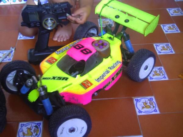 vendo coche de radio control gasolina