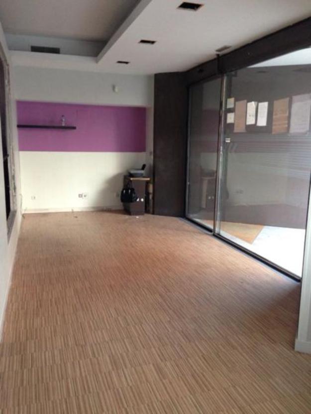 En alquiler local con posibilidad de s/h 260m² en zona El Espinillo. Villaverde Bajo.