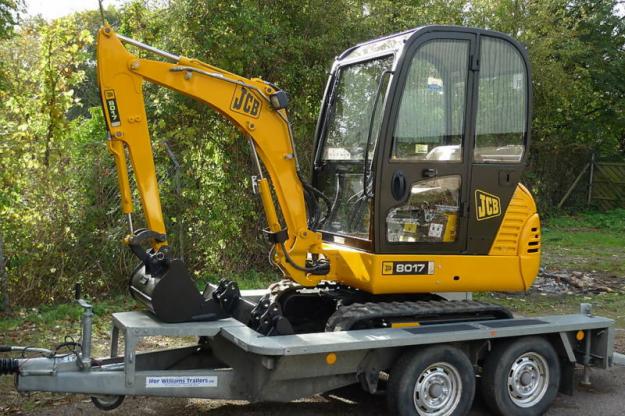 2004 jcb 8017 mini excavadora con remolque