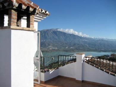 Chalet con 3 dormitorios se vende en Alcaucin, Axarquia
