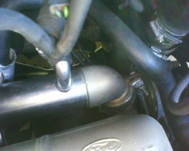 procuro  panela (ou colector de gas) para ford focus  1800 D 90 cv ano 2001