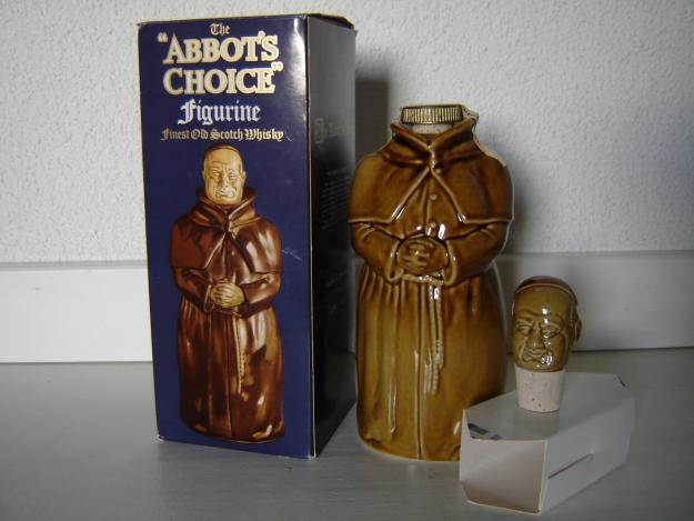 Whisky escocés exótico the abbot's choice figurine