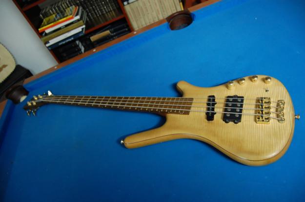 se vende F.N.A. JAZZMAN WARWICK