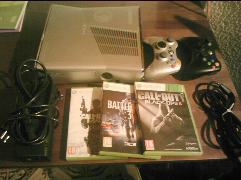 xbox 360 + dos mandos + 3 juegos