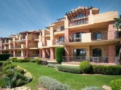 Apartamento con 2 dormitorios se vende en Marbella, Costa del Sol