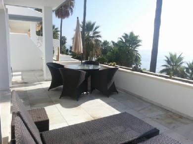 Apartamento con 2 dormitorios se vende en Estepona, Costa del Sol