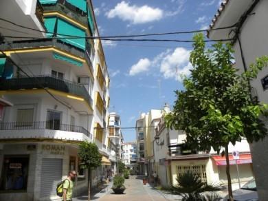 Apartamento con 3 dormitorios se vende en Marbella, Costa del Sol