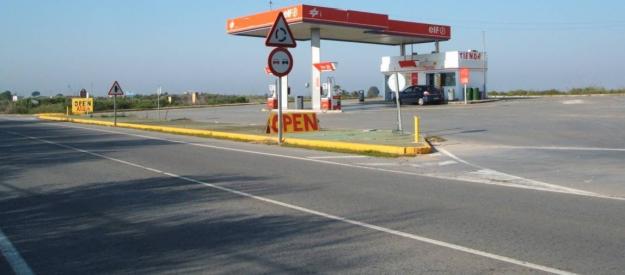 Petrol Station with Shop For Sale Lease Hold In Seville, Spain