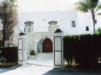 Chalet con 6 dormitorios se vende en Marbella, Costa del Sol