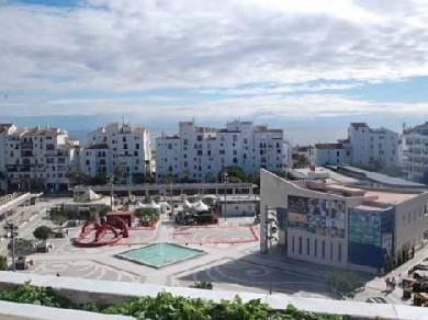 Apartamento con 3 dormitorios se vende en Marbella, Costa del Sol