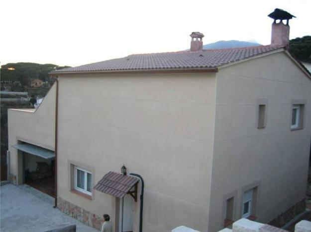 Casa semi-nueva en riells i viabrea