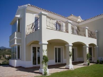Chalet con 4 dormitorios se vende en Estepona, Costa del Sol