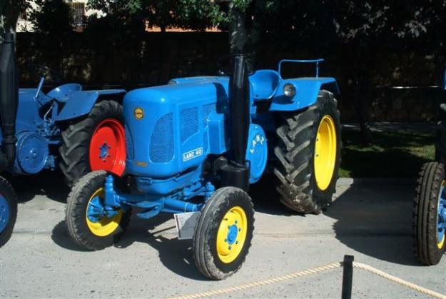 Compro tractor Lanz.