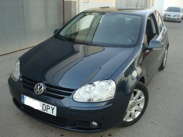 VOLKSWAGEN Golf 1.9TDI Sportline 105