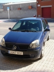 VENC RENAULT CLIO DE L'ANY 2002 AMB 100.000KM PER 2.500€ AMB LA ITV PASSADA FINS EL 2010 - mejor precio | unprecio.es