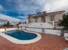 Chalet con 4 dormitorios se vende en Mijas Costa, Costa del Sol - mejor precio | unprecio.es