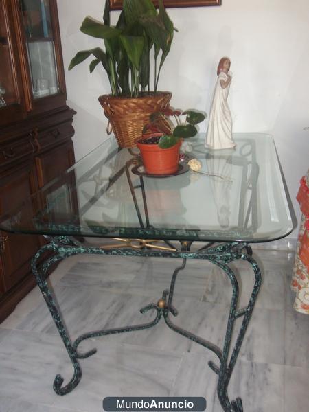 VENDO MESA DE FORJA VERDE Y NEGRA