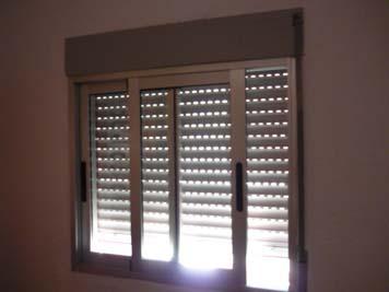 3 Ventanas de aluminio deslizantes con persina