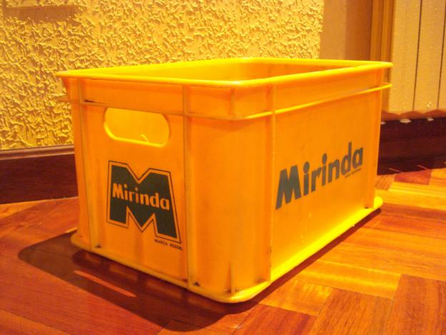 Antigua caja de refrescos MIRINDA en excelente estado de conservación