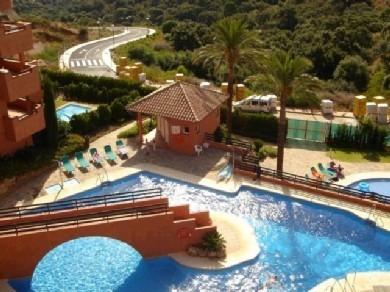 Apartamento con 2 dormitorios se vende en Marbella, Costa del Sol