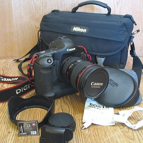 Canon EOS-1D Mark II N Digital Camera + Lente