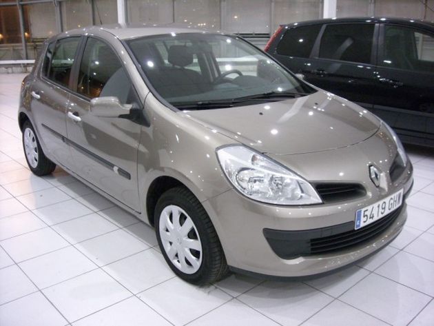 RENAULT Clio 1.5DCI Emotion 85 eco2