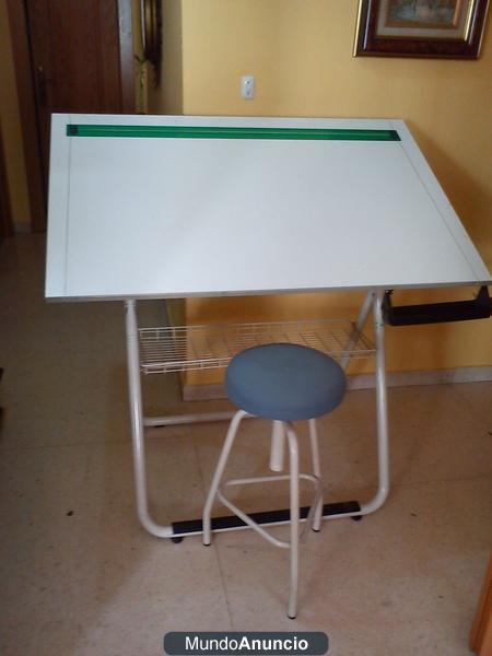 VENDO MESA DE DIBUJO CON TABURETE