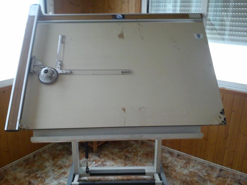 Mesa técnica de dibujo Laster Nestler con tecnigrafo