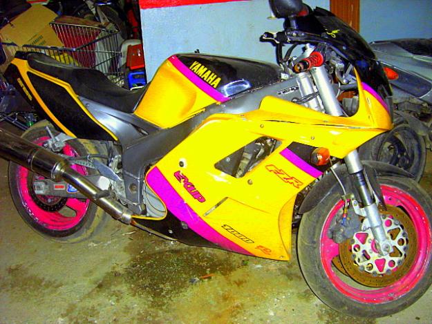 YAMAHA FZR 1000 EXUP