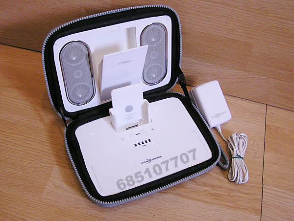 Altavoces con estuche para Ipod para conectar telefono movil o cualquier dispositivo mp3